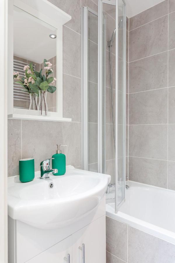 2 Bedrooms Serviced Apartment Excel Exhibition Centre, O2 Arena, Stratford Olympic City, Forest Gate, Central Лондон Экстерьер фото