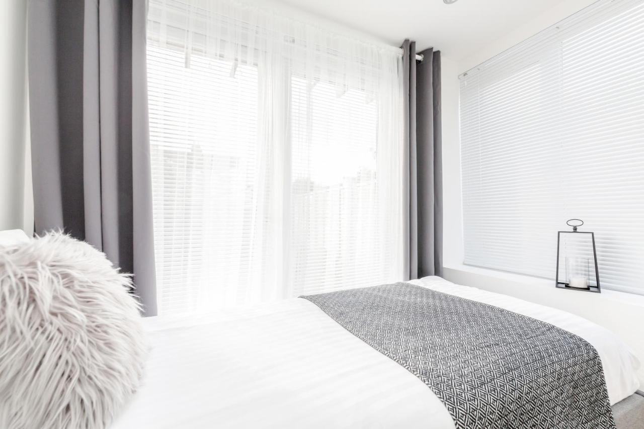 2 Bedrooms Serviced Apartment Excel Exhibition Centre, O2 Arena, Stratford Olympic City, Forest Gate, Central Лондон Экстерьер фото