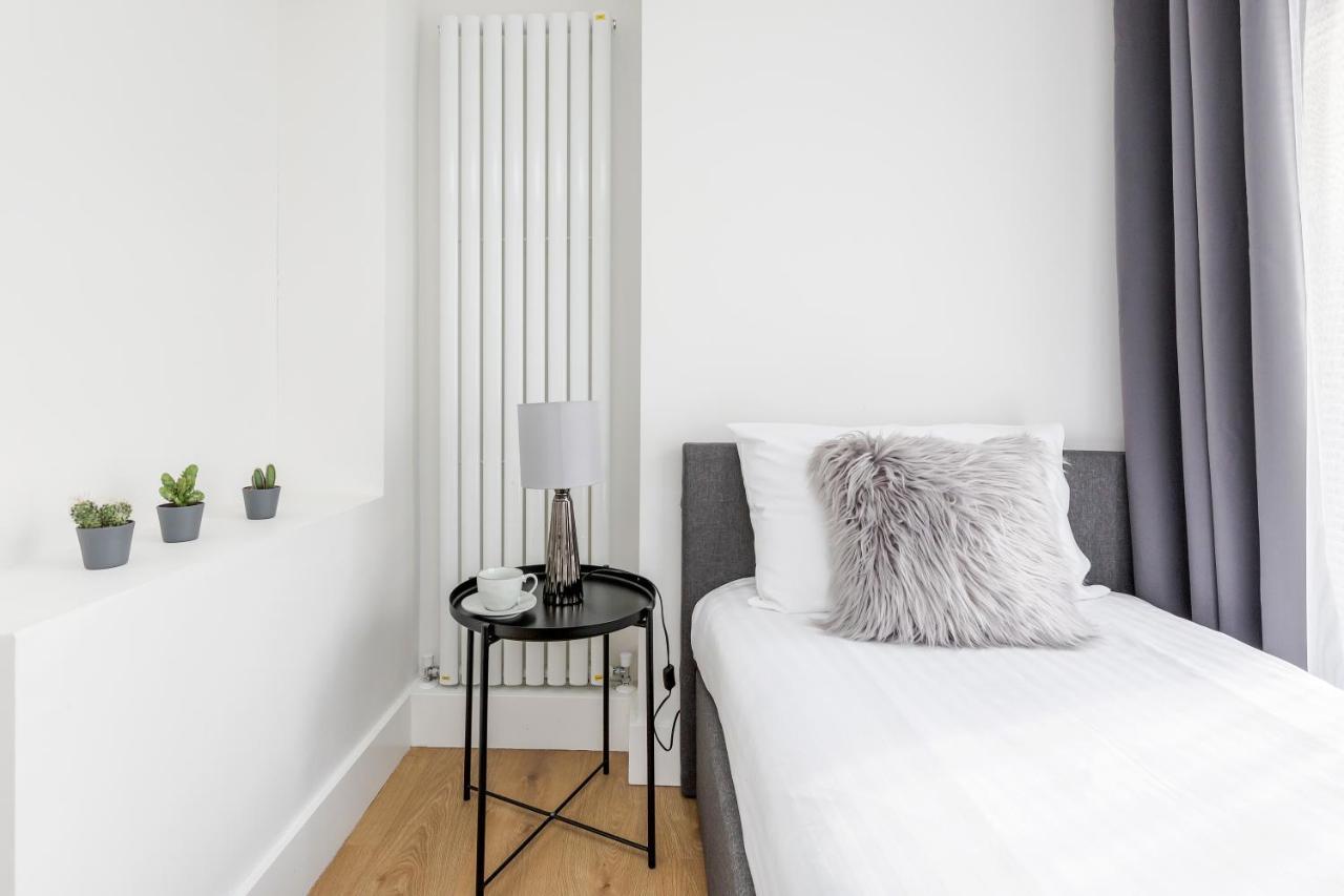 2 Bedrooms Serviced Apartment Excel Exhibition Centre, O2 Arena, Stratford Olympic City, Forest Gate, Central Лондон Экстерьер фото